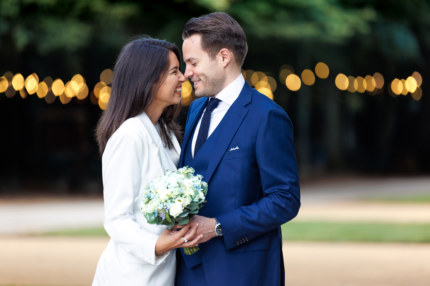 Portrait mariage couple avec bouquet - Parc de Bruxelles, Warandepark