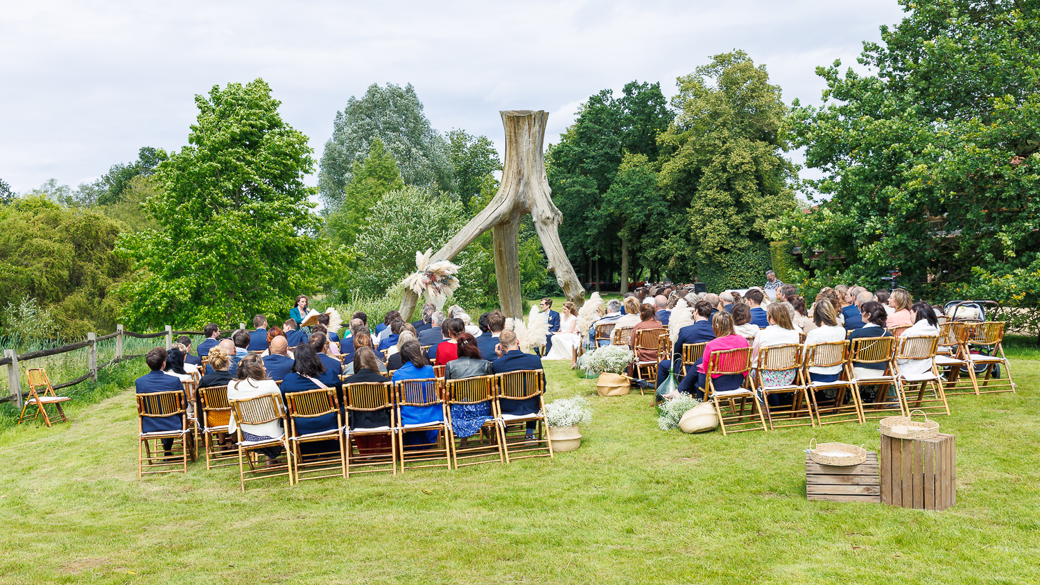 Photographe de Mariage château en Belgique - Cérémonie laïque en extérieur