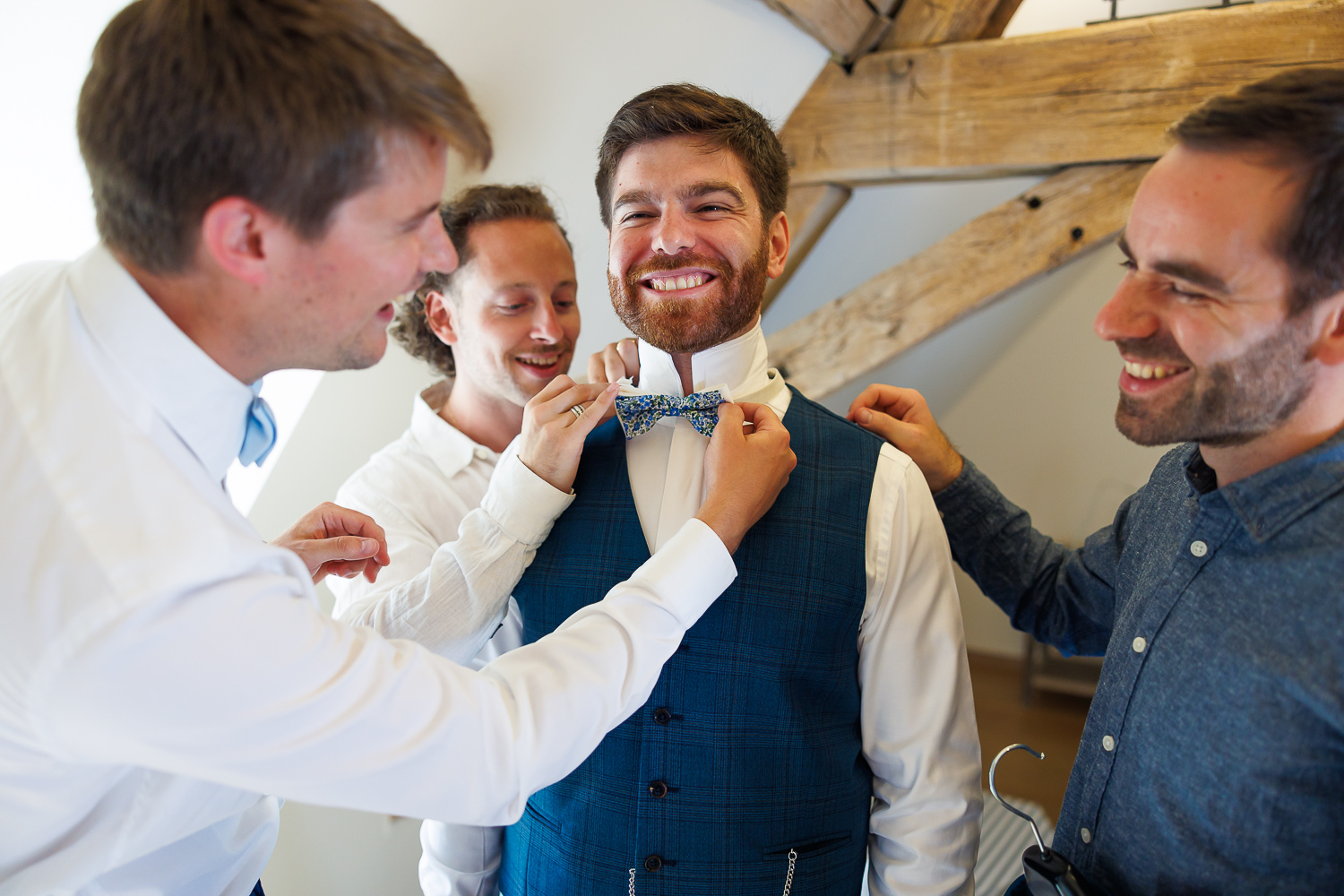 Groom preparation with bow-tie - wedding Brussels