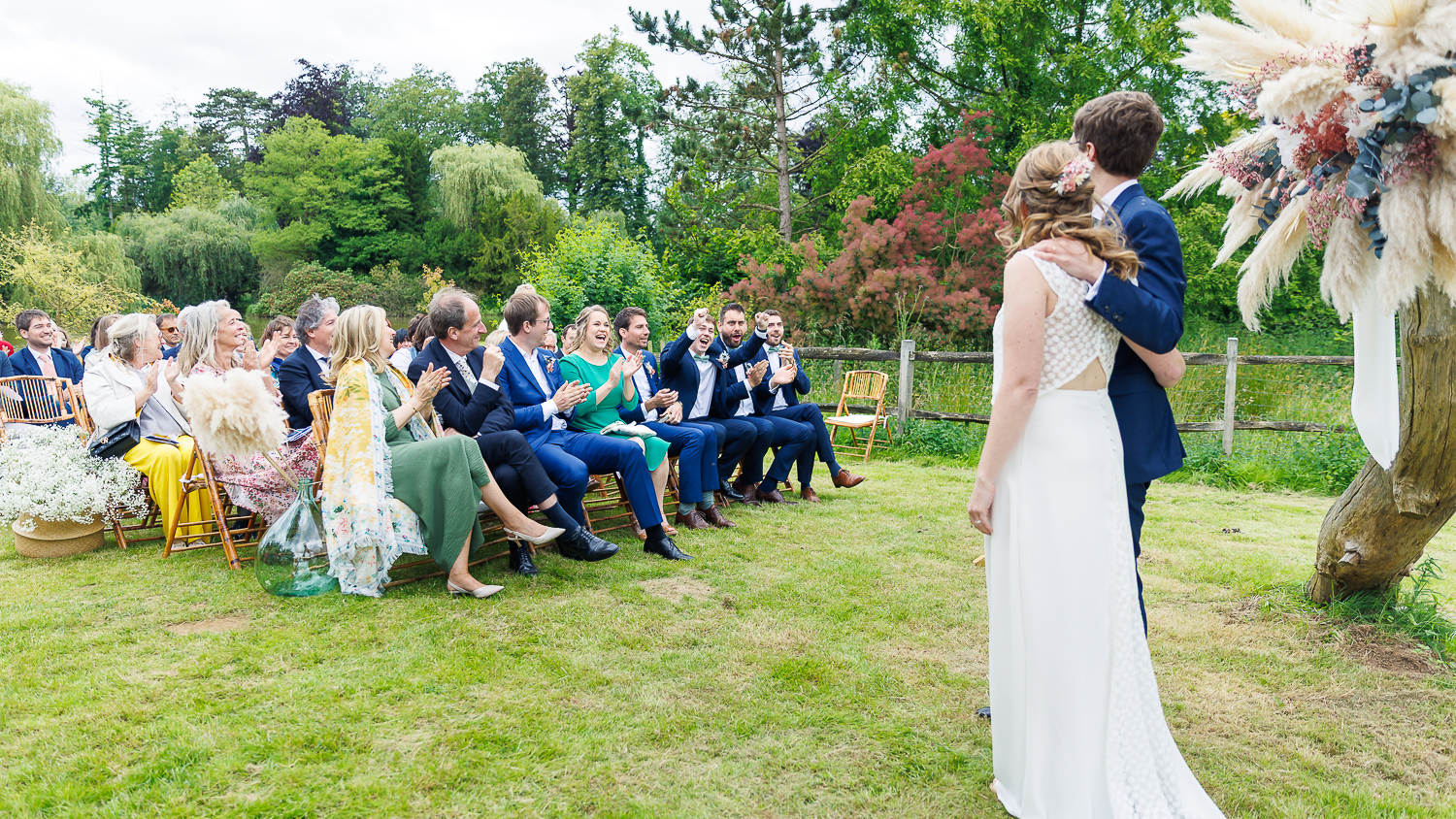 Brussels wedding photographer - Outdoor ceremony