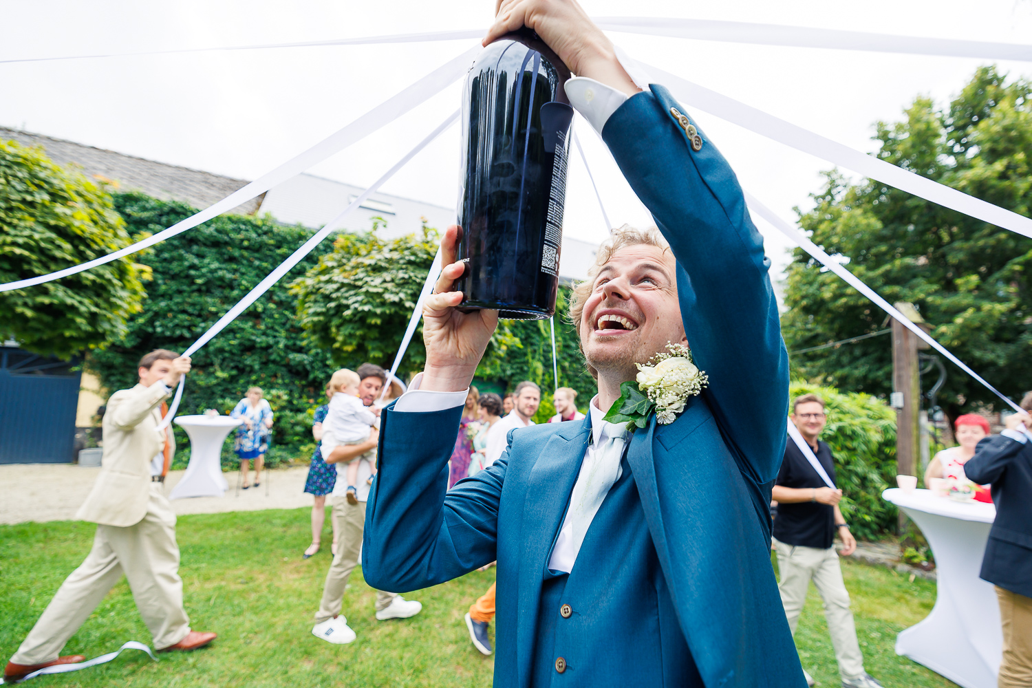 Photographe de mariage à Bruxelles, Belgique - Découpage de ruban